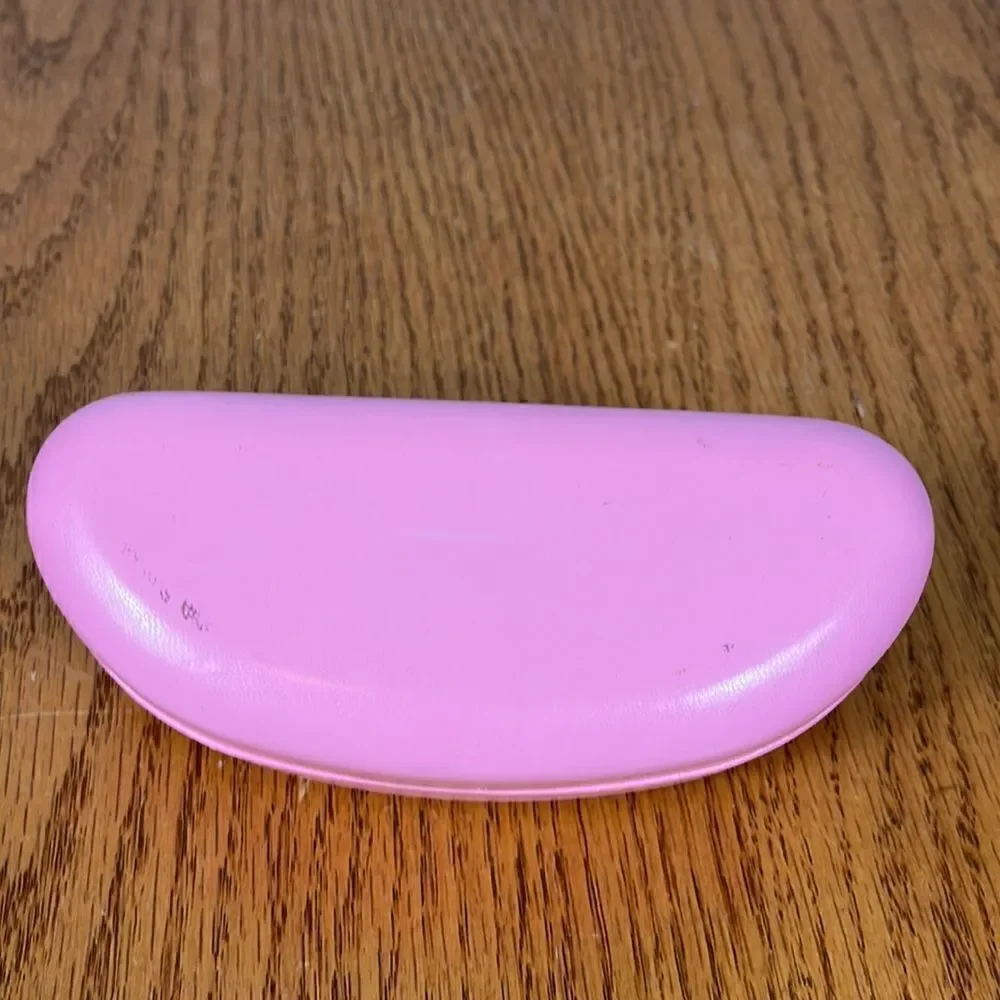 Phoebe Couture sunglasses case in Bubblegum Pink
